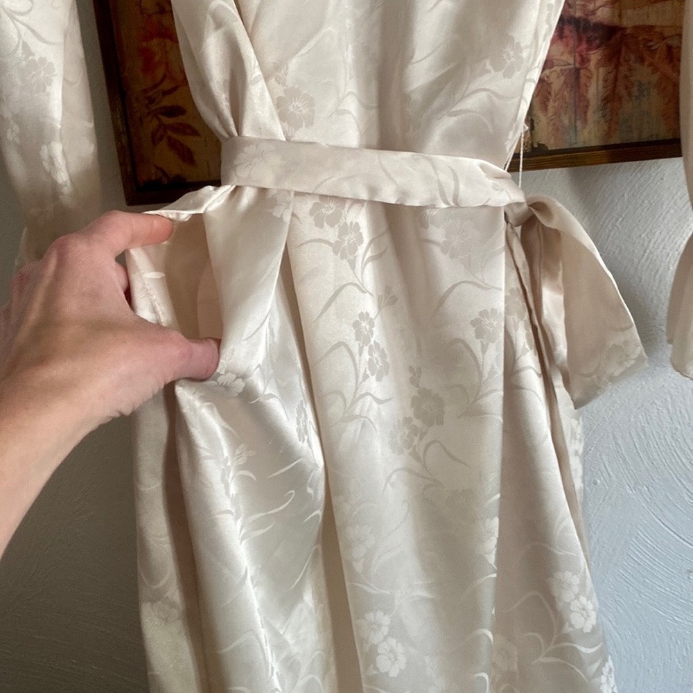 VINTAGE DIOR WEDDING ROBE - Picture 5 of 14